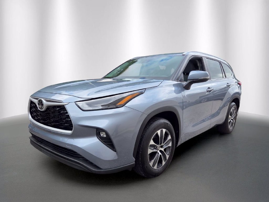 Used 2023 Toyota Highlander XLE FWD image 7