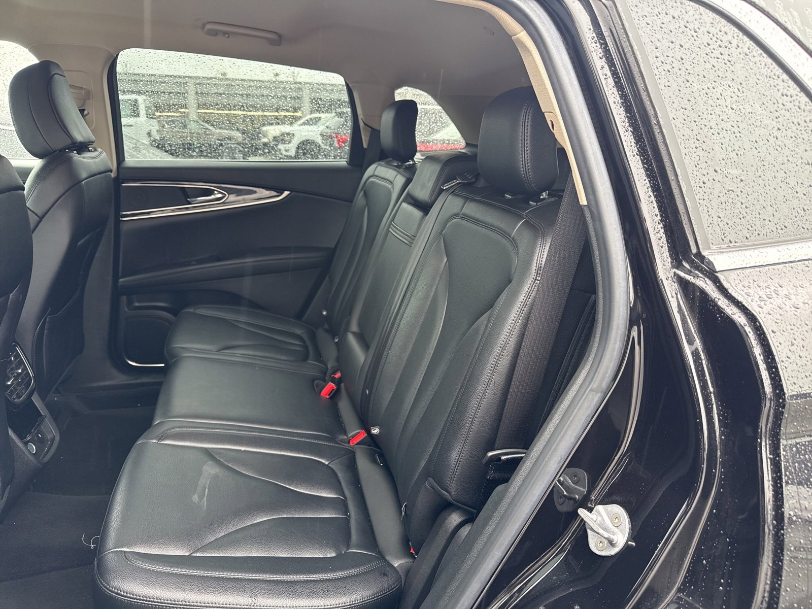 Used 2023 Lincoln Nautilus FWD w/ Premium Package image 5