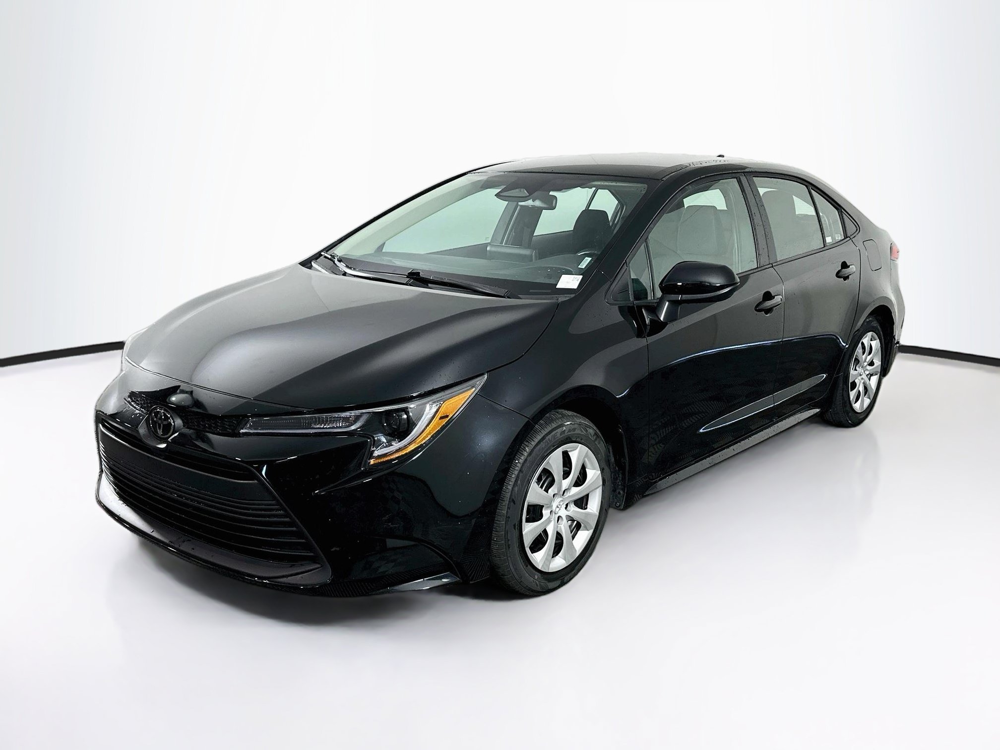 Used 2026 Toyota Corolla LE FWD image 3