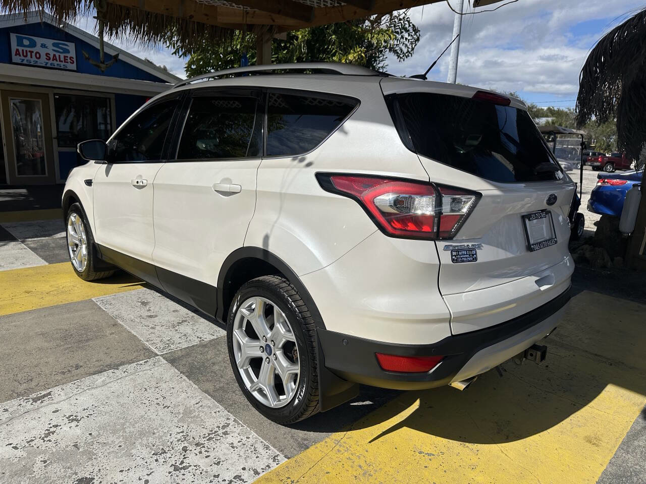 Used 2017 Ford Escape Titanium w/ Equipment Group 301A image 8