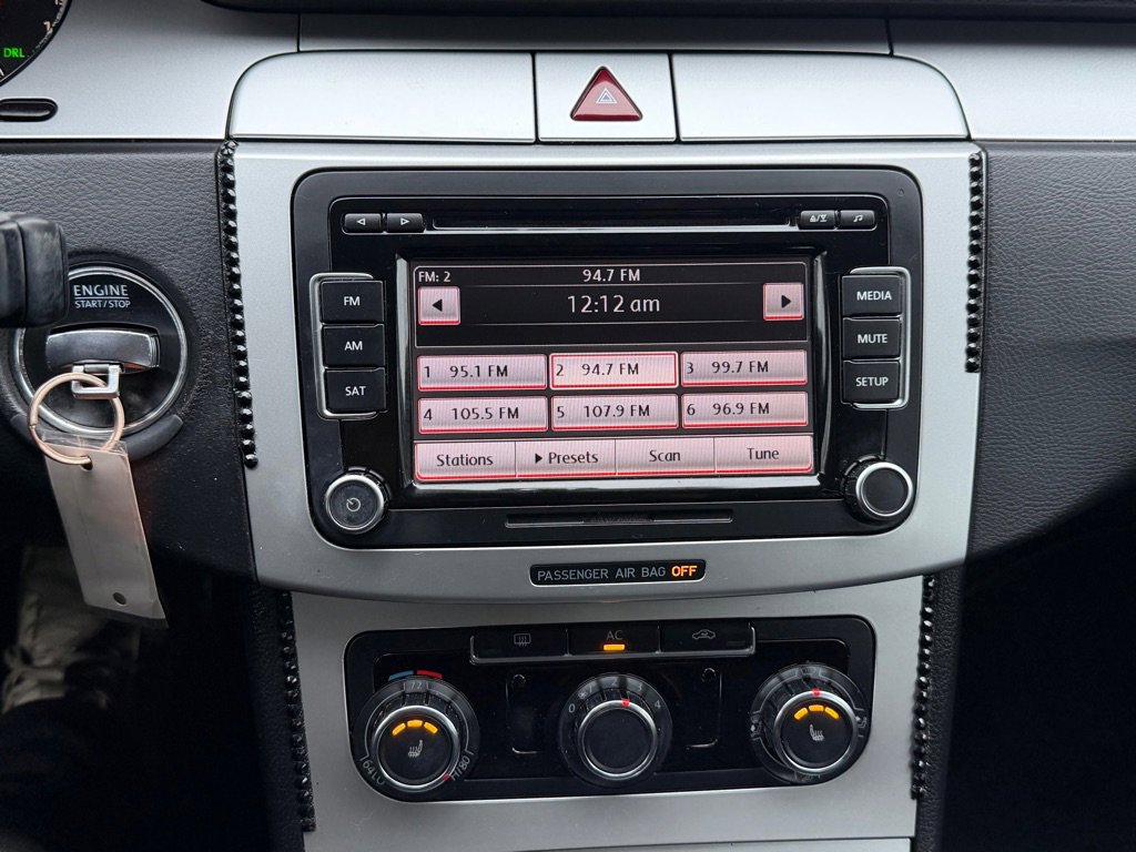 Used 2010 Volkswagen CC Sport image 25