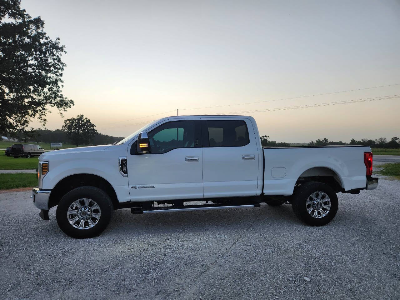 Used 2018 Ford F250 XLT w/ XLT Premium Package AWD/4WD image 2