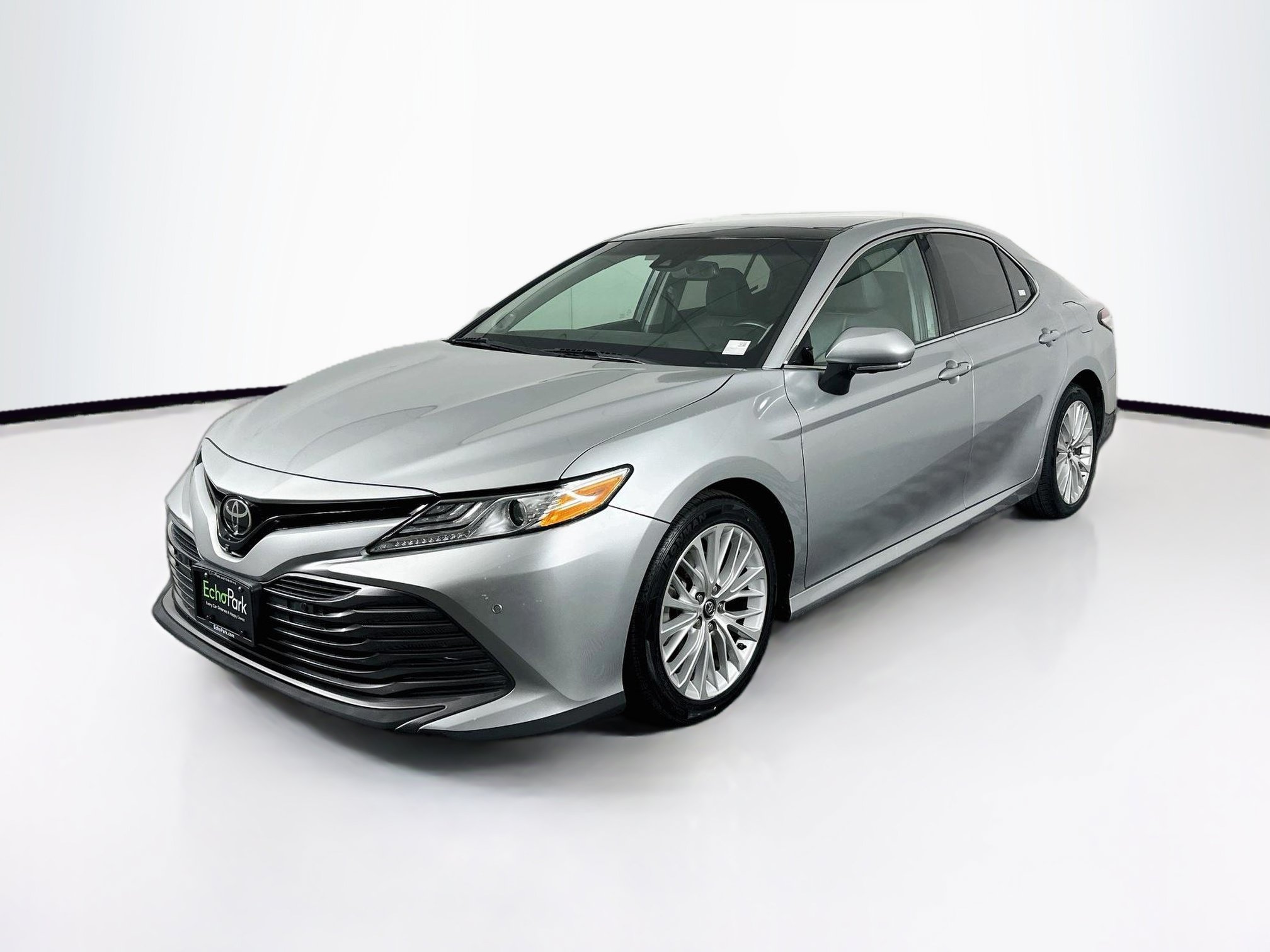 Used 2018 Toyota Camry XLE w/ Driver Assist Package FWD image 3
