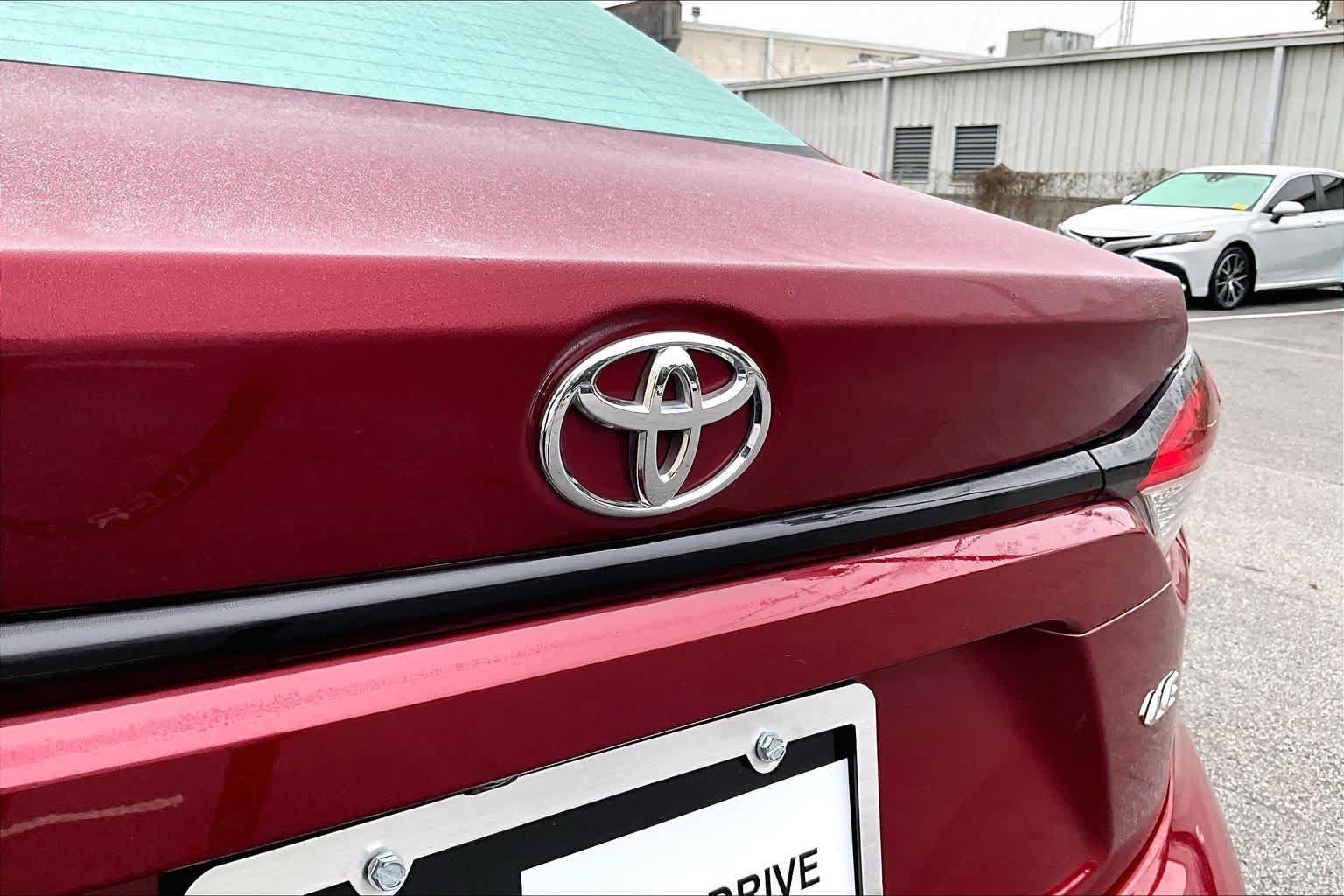 Used 2025 Toyota Corolla LE FWD image 31