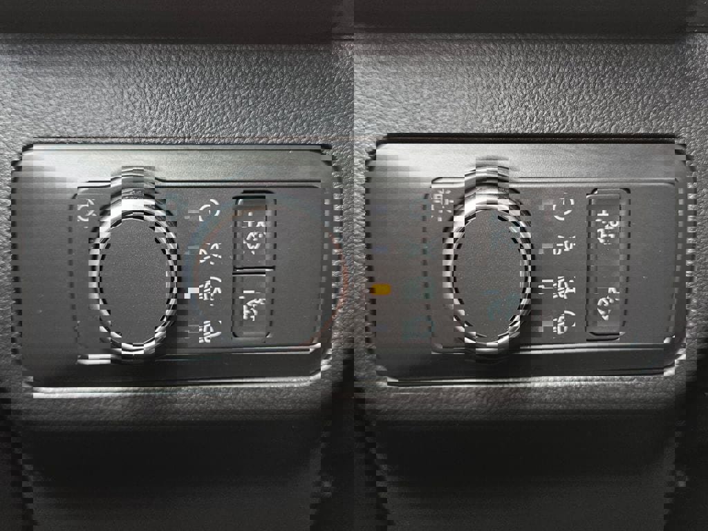 Used 2022 Ford Escape SE image 23