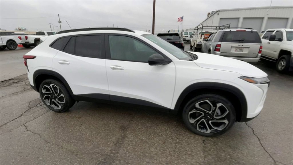 New 2026 Chevrolet Trax RS w/ Sunroof Package image 3
