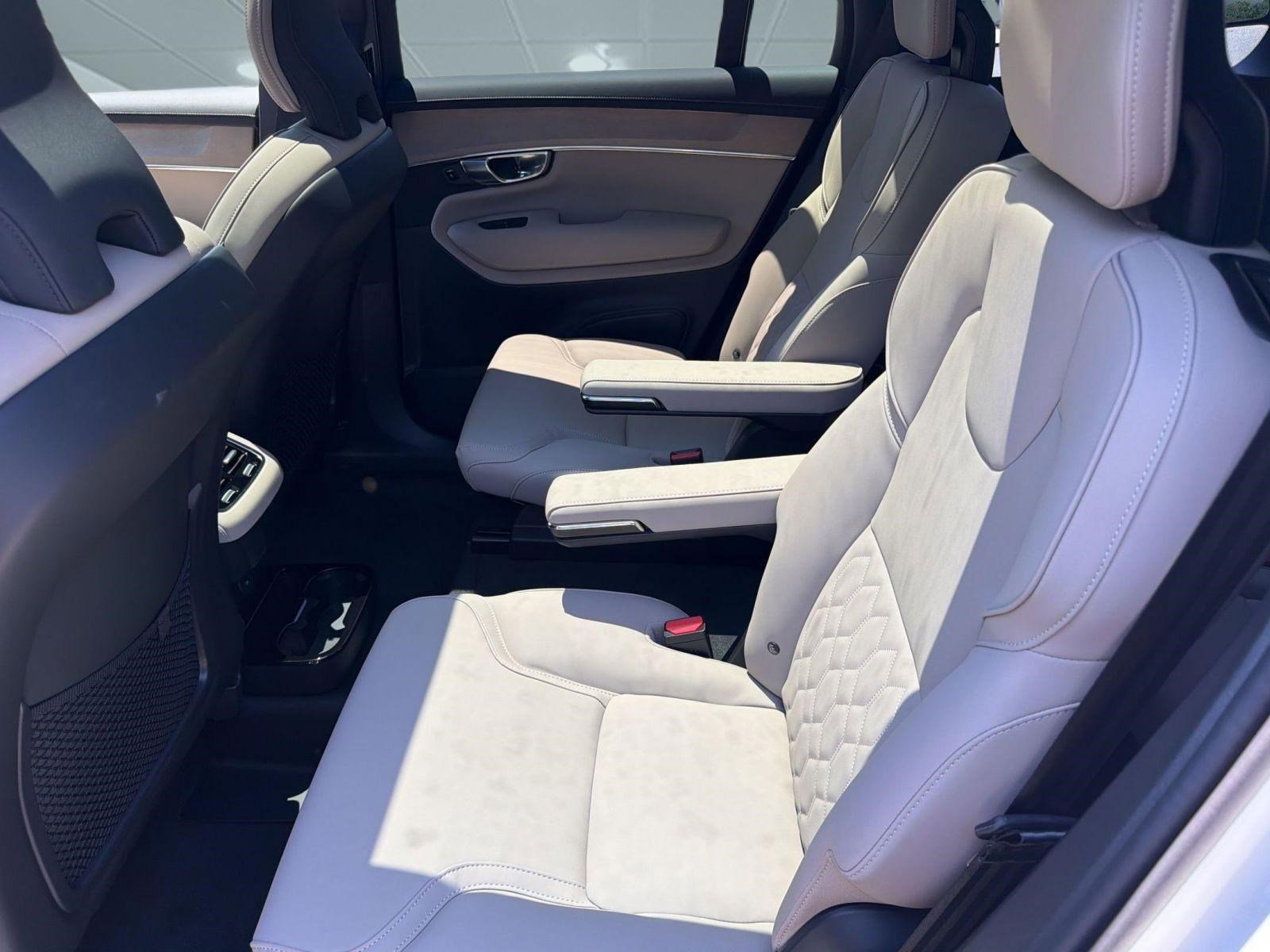 New 2026 Volvo XC90 B5 Plus w/ Protection Package AWD/4WD image 14
