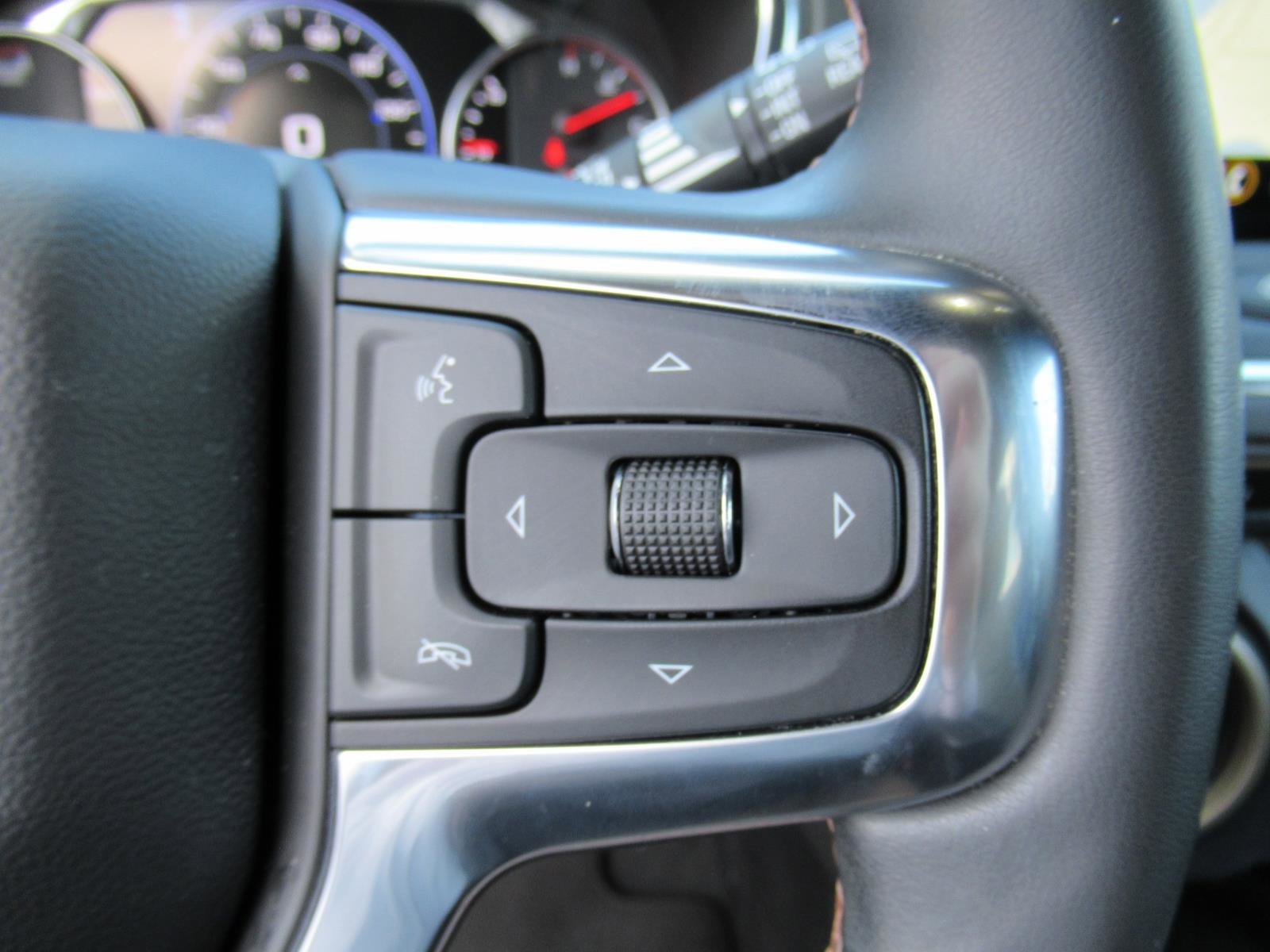 Used 2023 Chevrolet Blazer Premier w/ Driver Confidence II Package FWD image 23