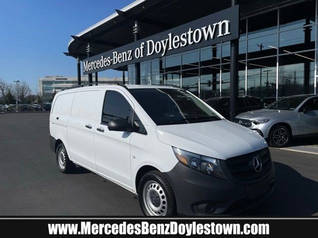 Used 2022 Mercedes-Benz Metris image 1