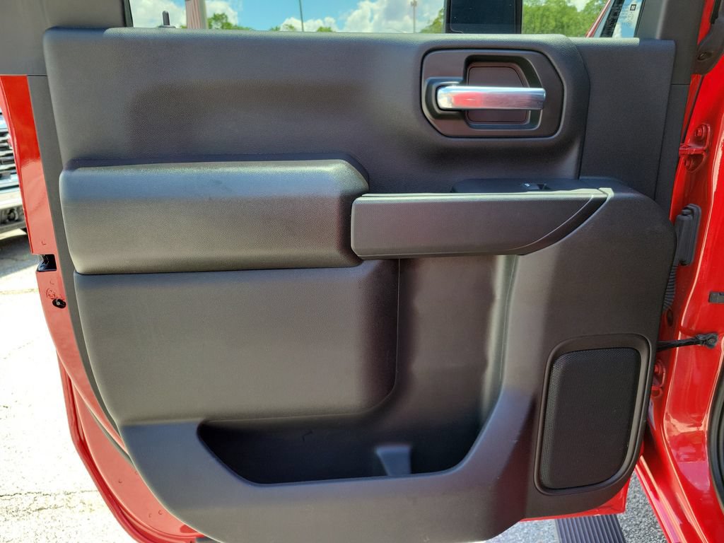 Used 2025 Chevrolet Silverado 2500 Custom w/ Custom Value Package AWD/4WD image 13