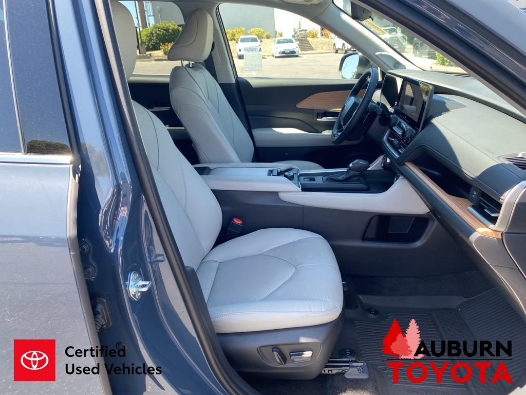 Certified 2024 Toyota Grand Highlander AWD image 18