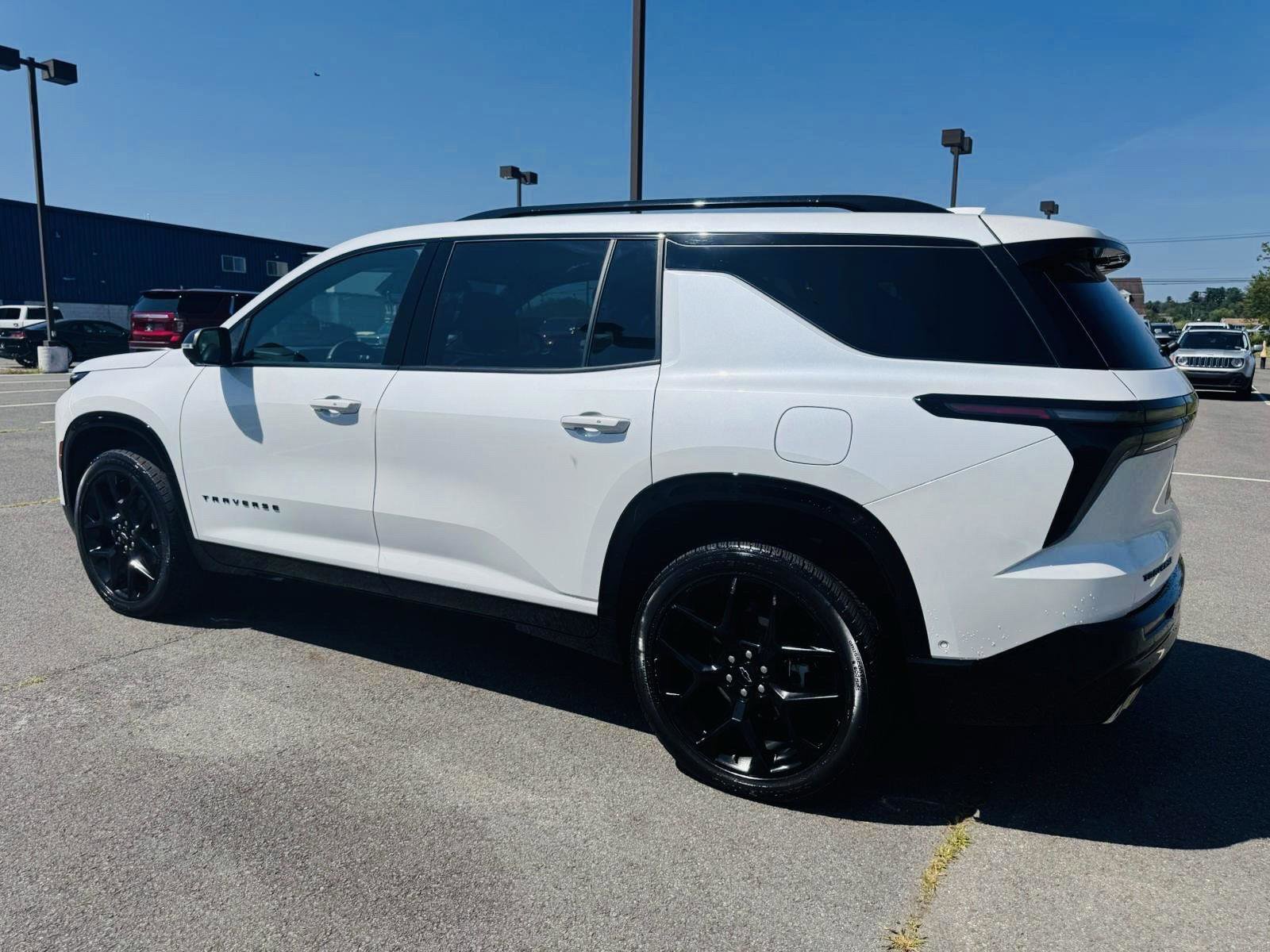 Used 2024 Chevrolet Traverse RS image 4