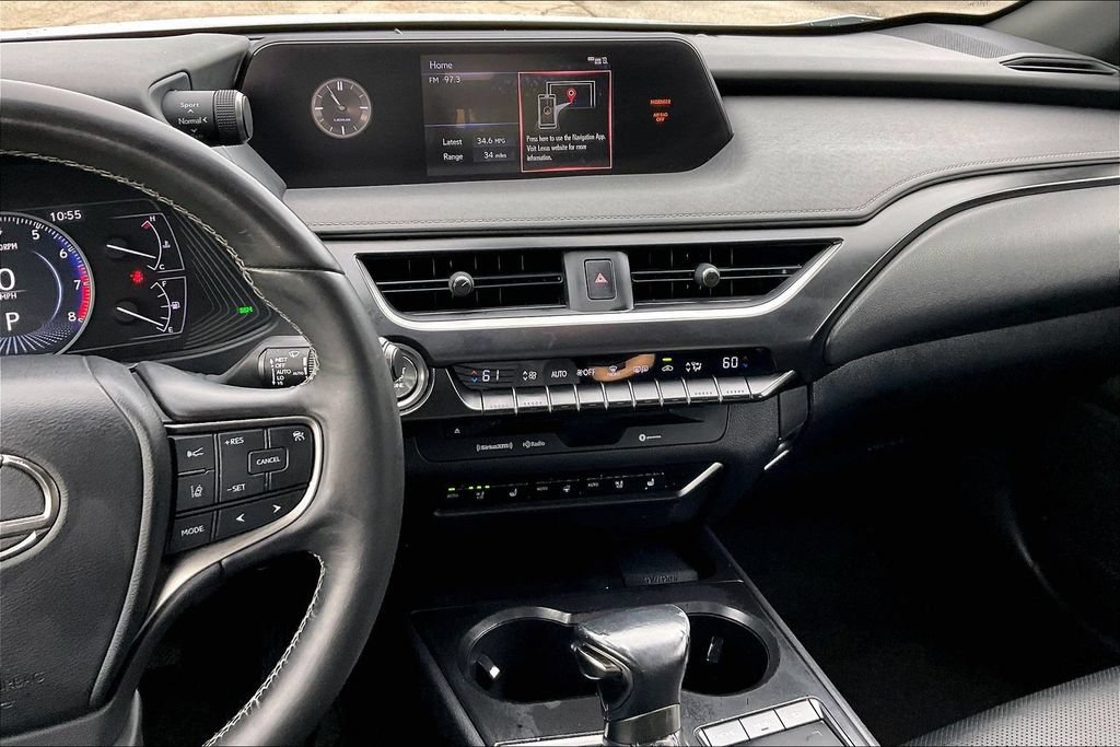 Used 2019 Lexus UX 200 w/ Premium Package FWD image 9