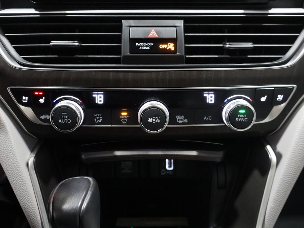 Used 2018 Honda Accord Touring image 32