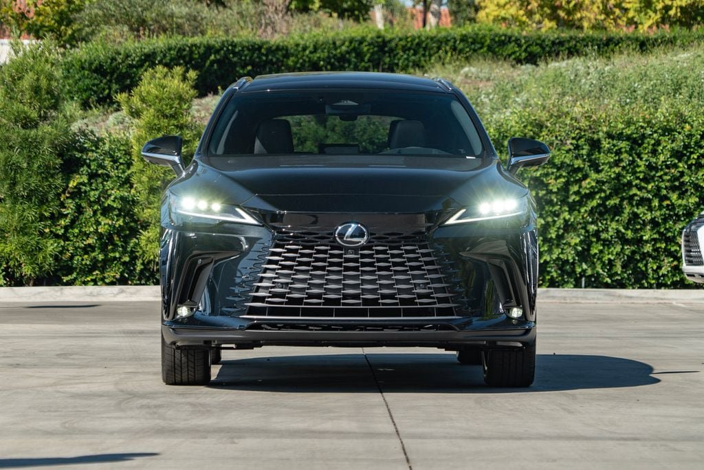 New 2026 Lexus RX 450h AWD image 2