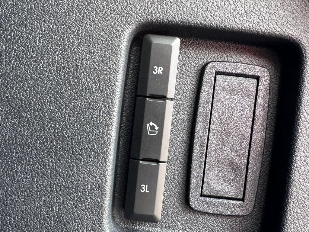 Used 2025 Lincoln Aviator Black Label AWD/4WD image 36