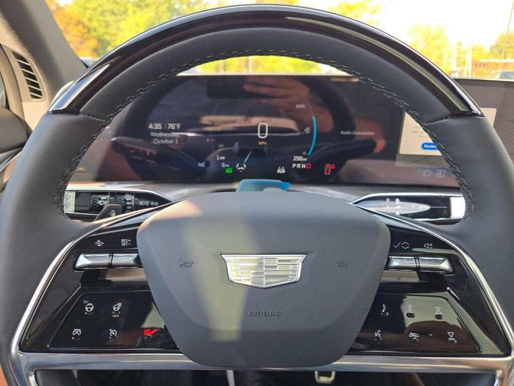New 2026 Cadillac Vistiq Sport w/ LPO, Floor Liner Package image 38
