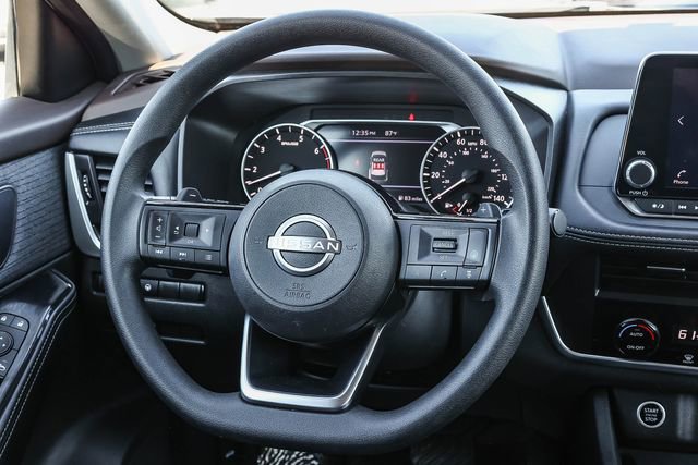 Used 2023 Nissan Rogue SV image 16