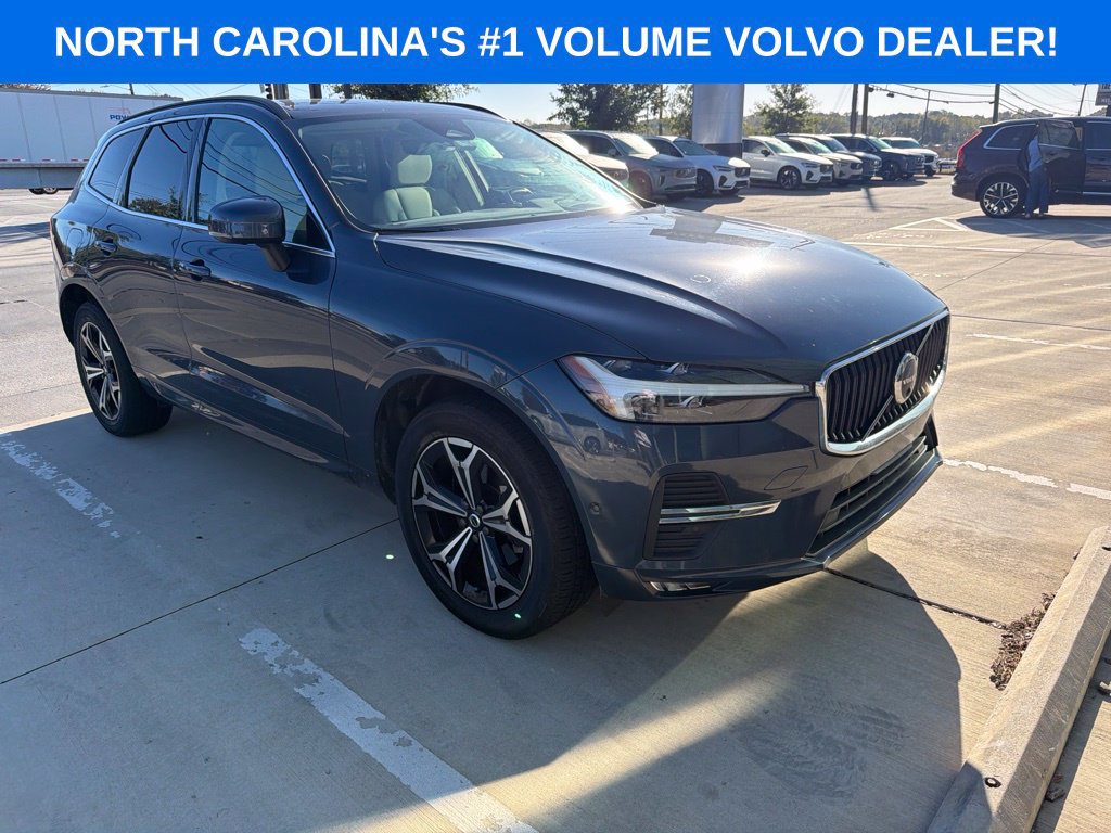 Used 2022 Volvo XC60 B5 Momentum w/ Advanced Package
