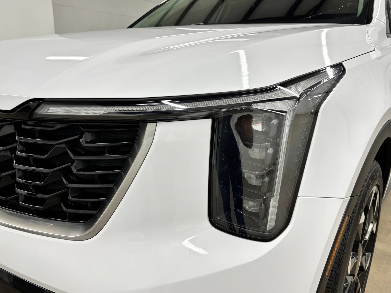 Used 2025 Kia Sorento EX FWD image 9