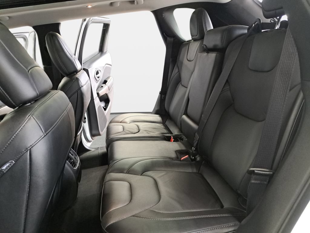 Certified 2022 Jeep Cherokee Limited AWD/4WD image 15