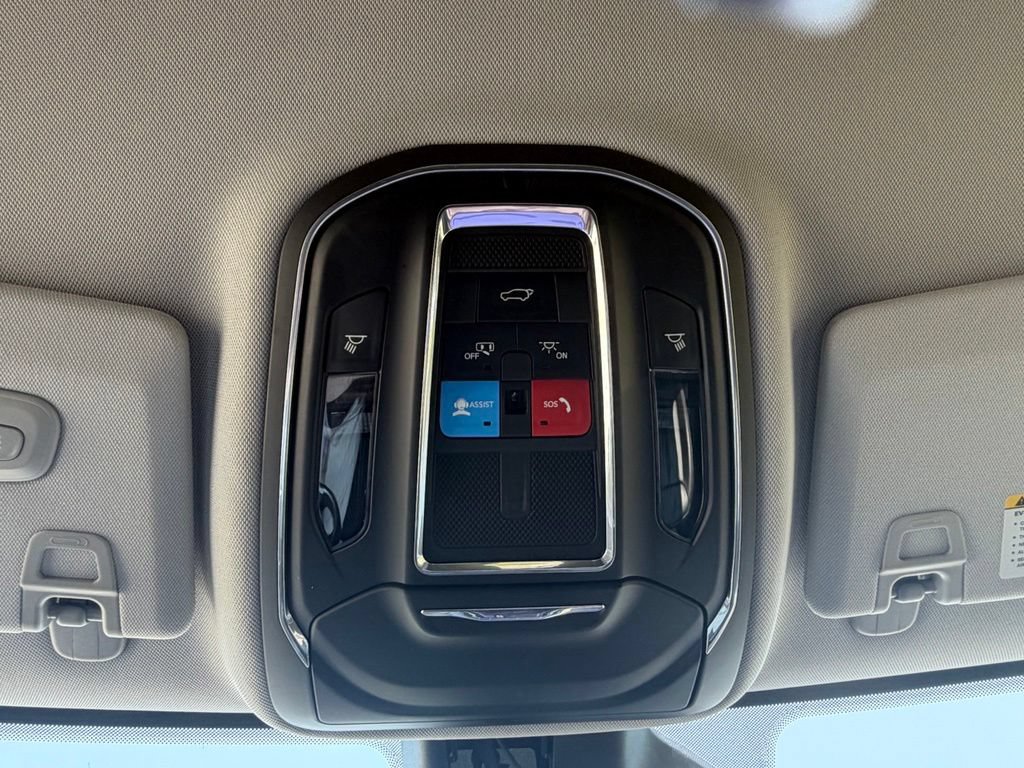 Certified 2023 Jeep Grand Cherokee Limited w/ Luxury Tech Group II AWD/4WD image 56
