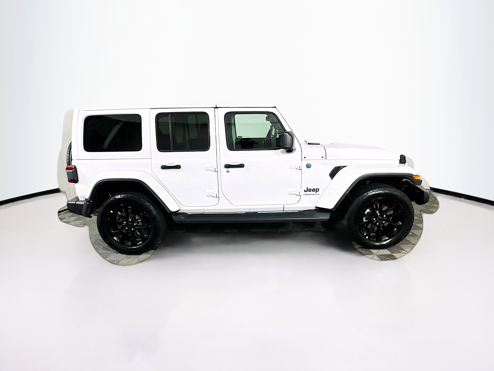 Used 2025 Jeep Wrangler Unlimited Sahara AWD/4WD image 10