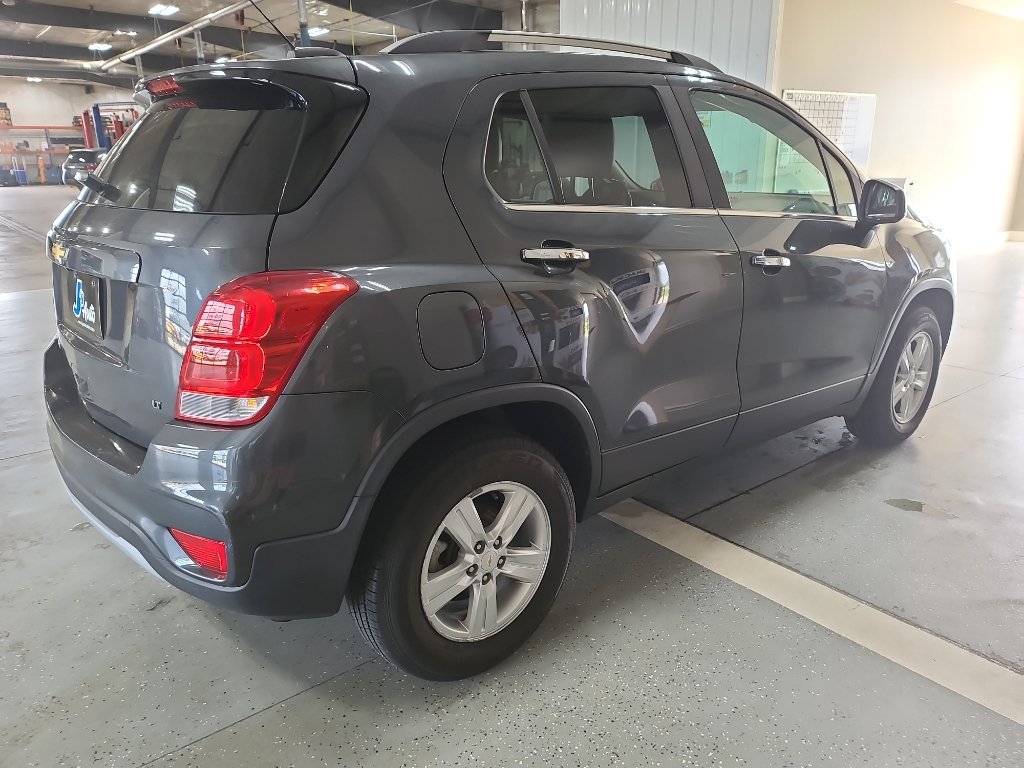 Used 2018 Chevrolet Trax LT w/ LT Convenience Package AWD/4WD image 5