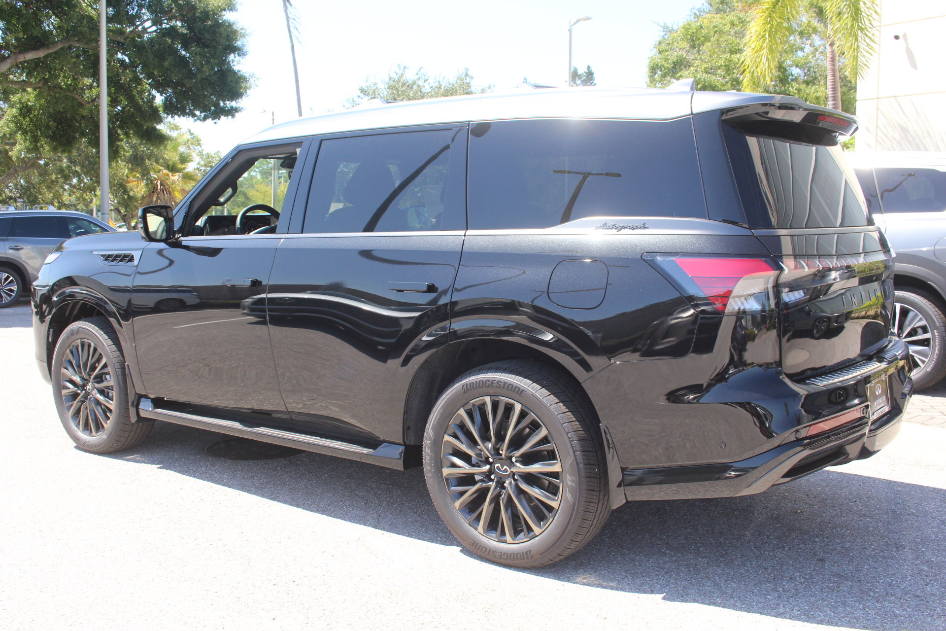 New 2026 INFINITI QX80 Autograph image 3