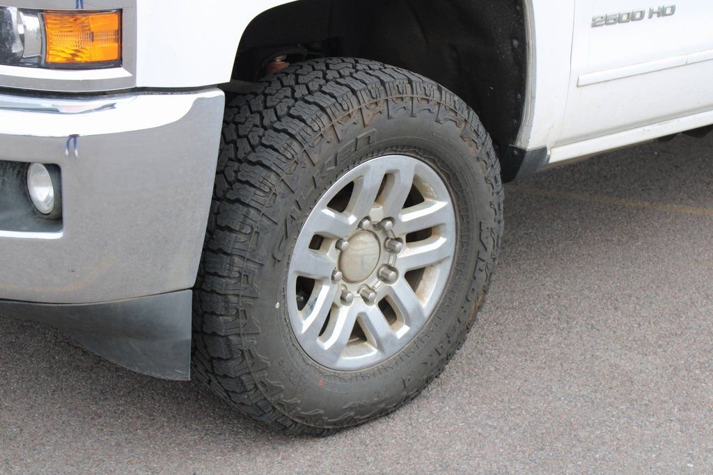 Used 2019 Chevrolet Silverado 2500 LT AWD/4WD image 12