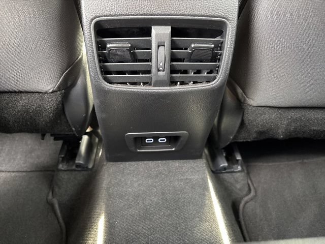 Used 2025 Toyota Corolla Cross LE AWD/4WD image 34