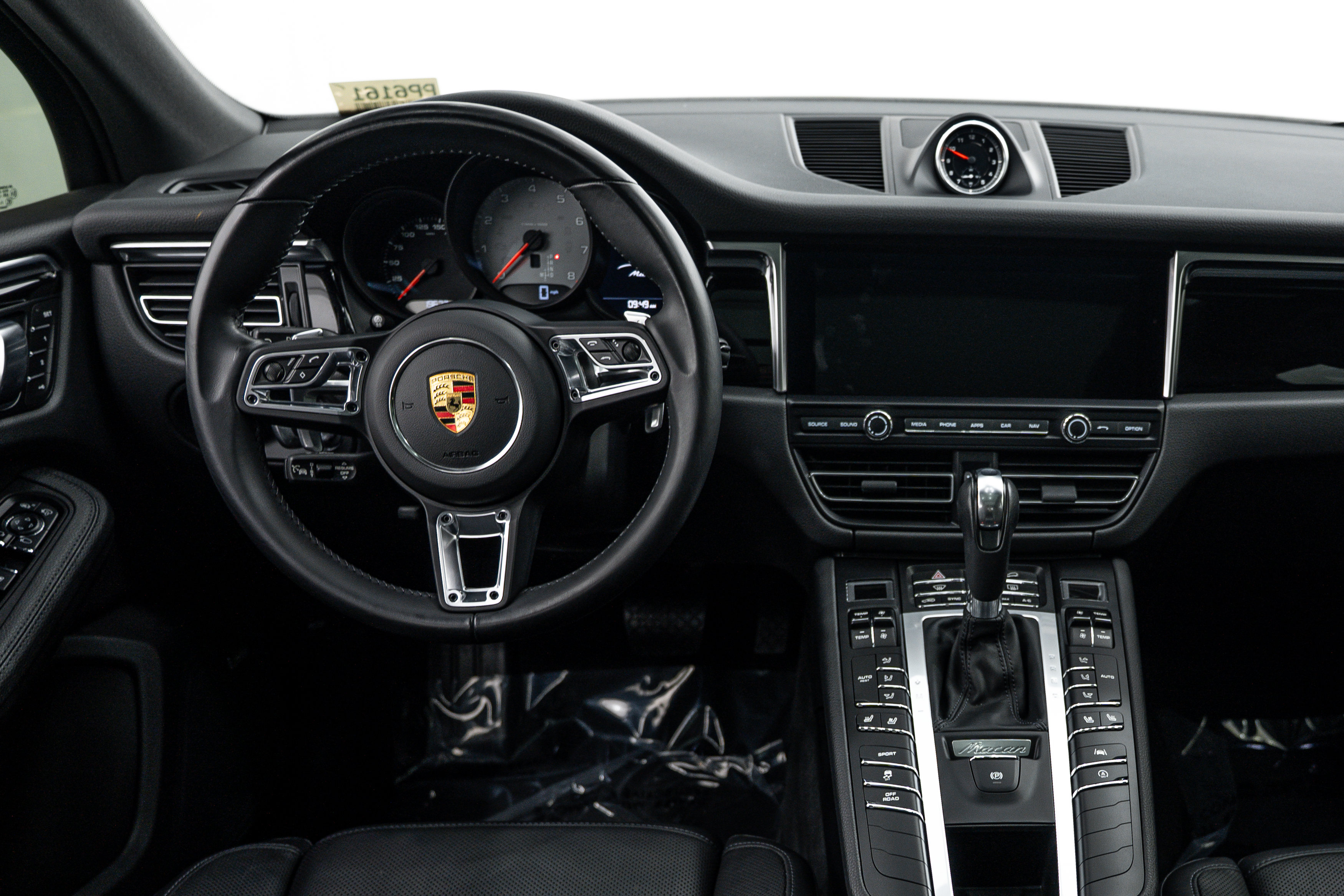 Certified 2021 Porsche Macan S AWD/4WD image 24