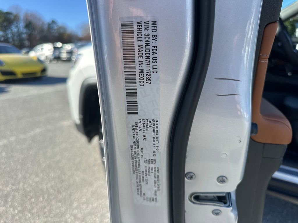 Used 2024 Jeep Compass Limited image 33