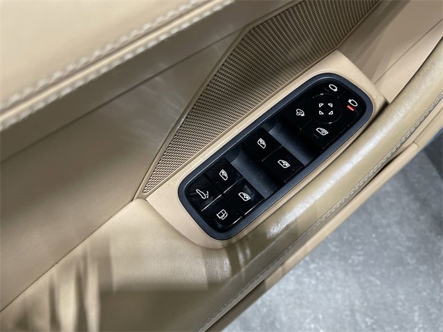 Used 2018 Porsche Panamera Turbo S Executive image 19