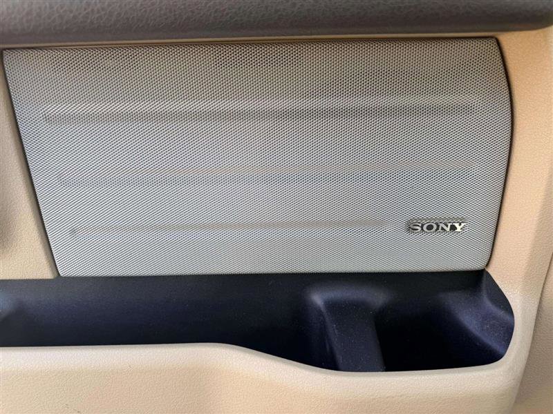 Used 2014 Ford F150 Lariat w/ Equipment Group 502A Luxury image 28