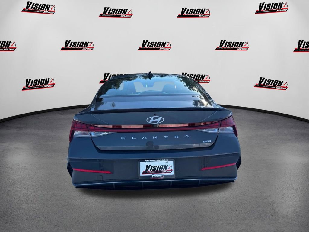 Certified 2025 Hyundai Elantra SEL image 6