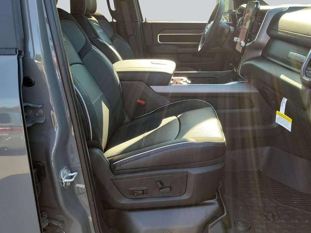 New 2026 RAM 3500 Laramie AWD/4WD image 20