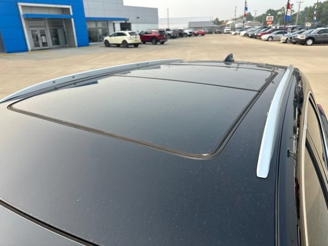 Used 2021 Cadillac XT5 Premium Luxury FWD image 2