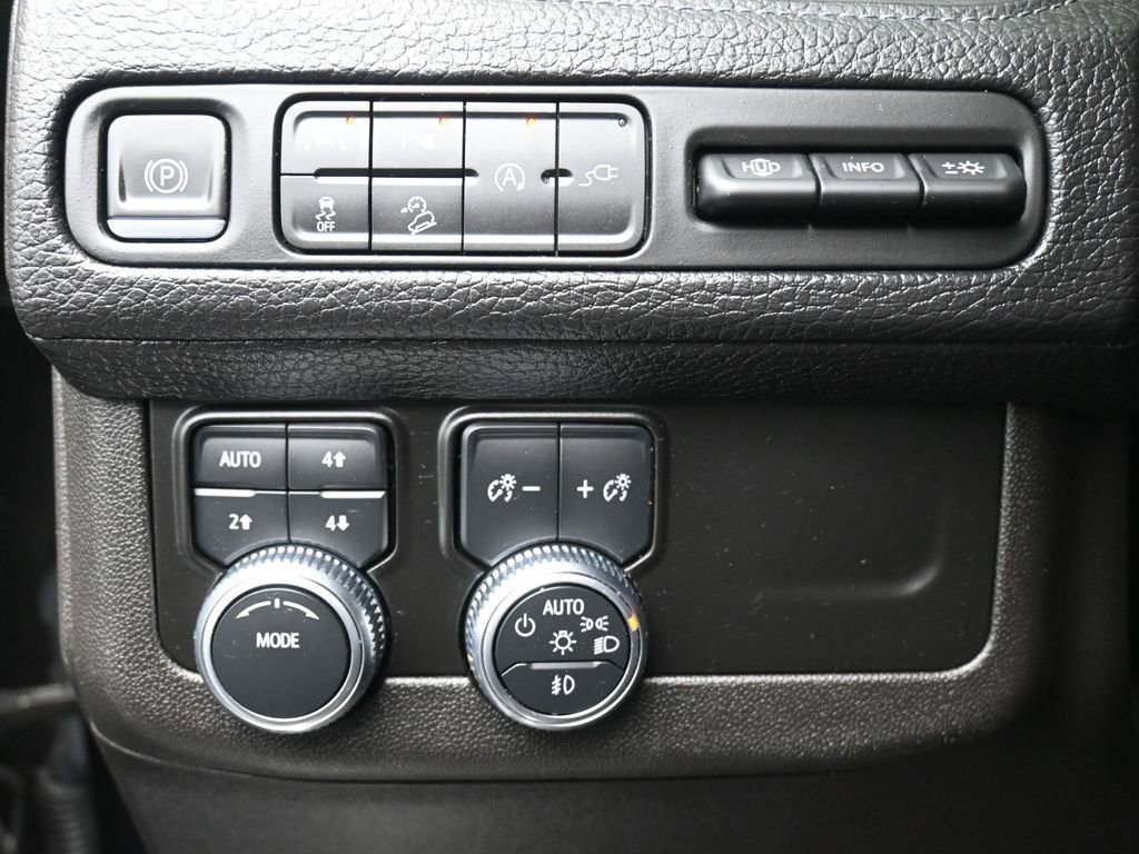 Used 2021 GMC Yukon Denali AWD/4WD image 18