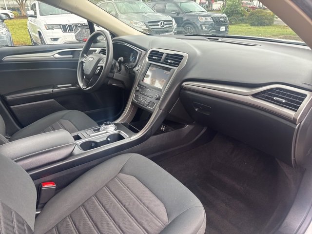Used 2019 Ford Fusion SE image 15