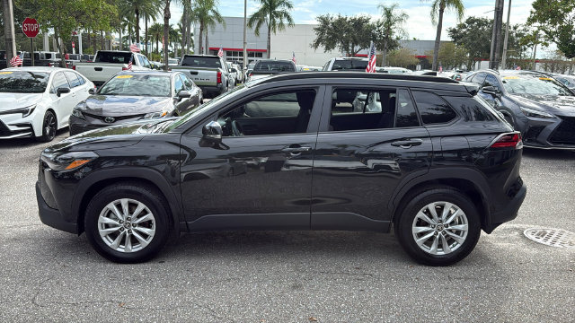 Used 2026 Toyota Corolla Cross LE FWD image 4