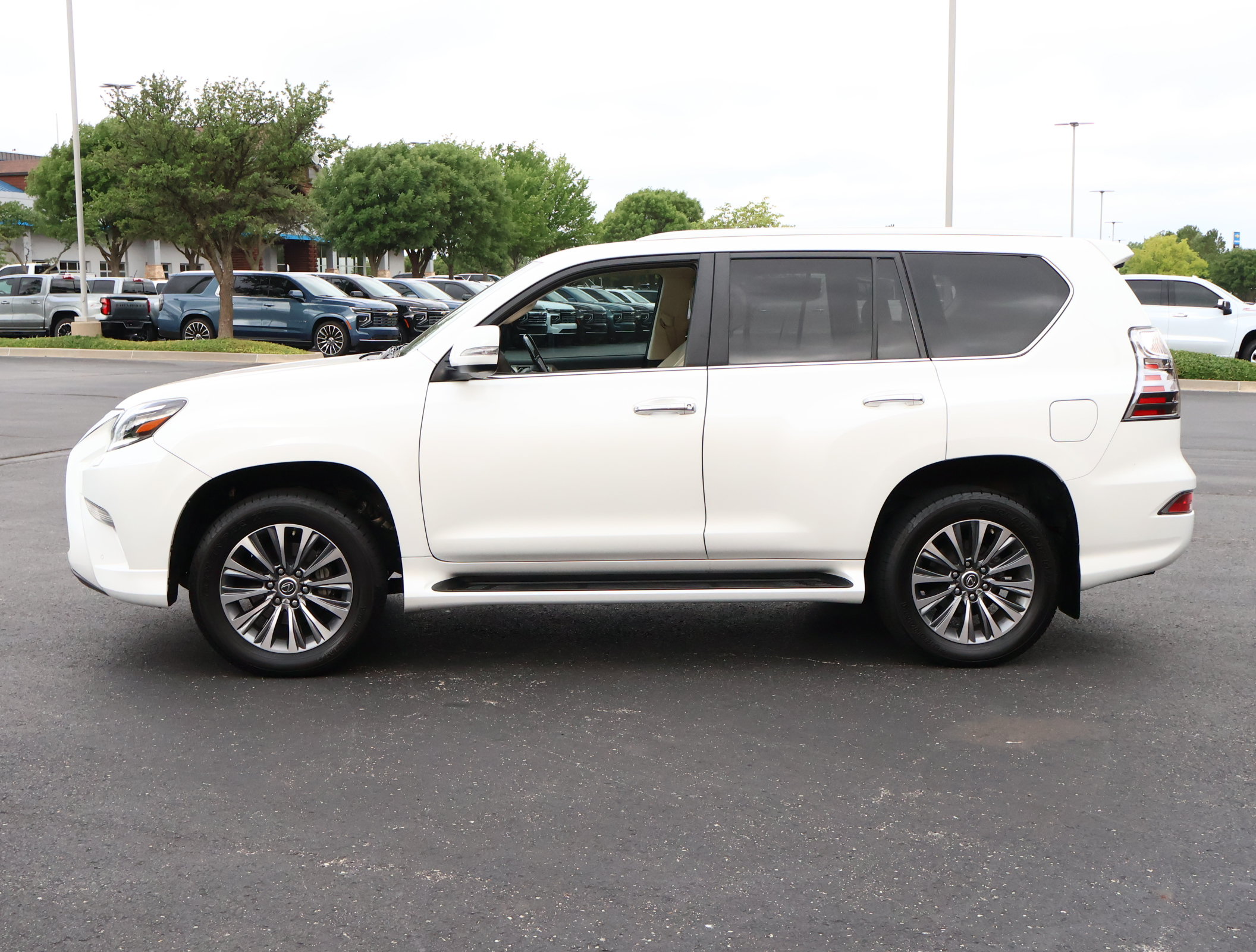 Used 2021 Lexus GX 460 Luxury w/ Off Road Package AWD/4WD image 36