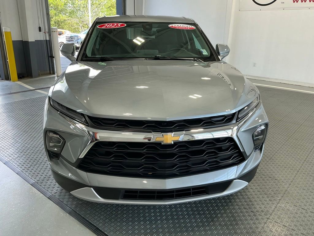 Used 2025 Chevrolet Blazer LT FWD image 16