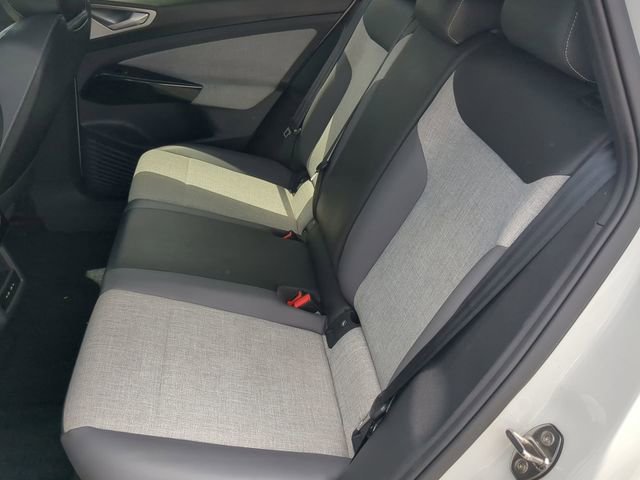 Certified 2025 Volkswagen ID.4 Pro RWD image 16