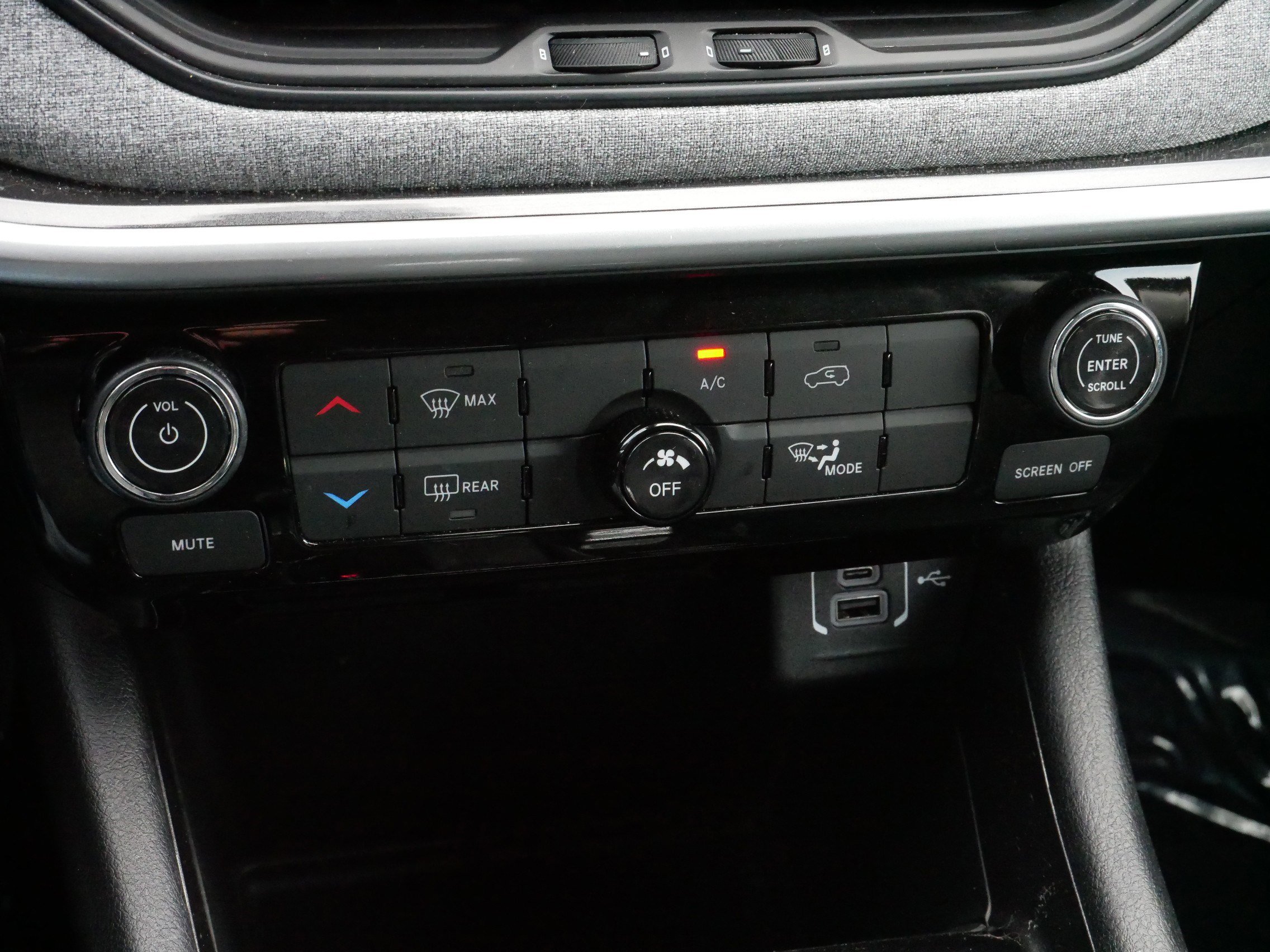 Certified 2022 Jeep Compass Latitude image 23