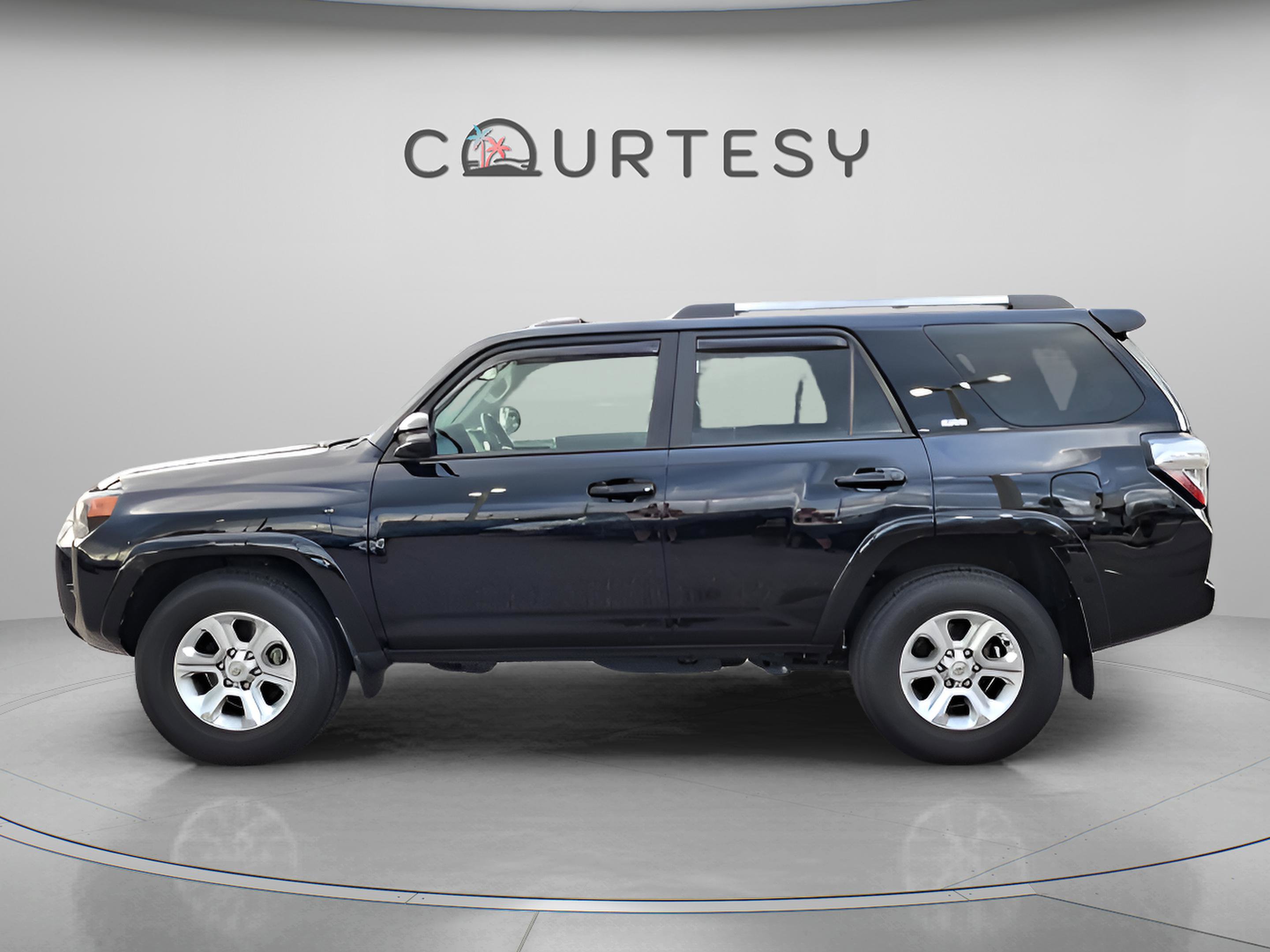 Certified 2022 Toyota 4Runner SR5 Premium image 2