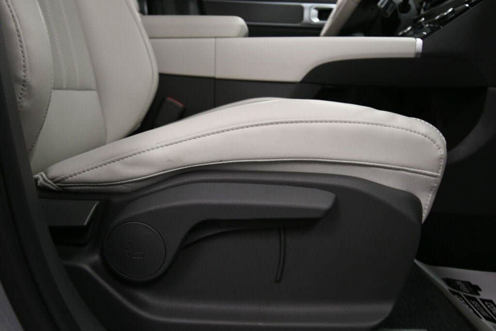 Used 2026 Hyundai Santa Fe SEL AWD/4WD image 25