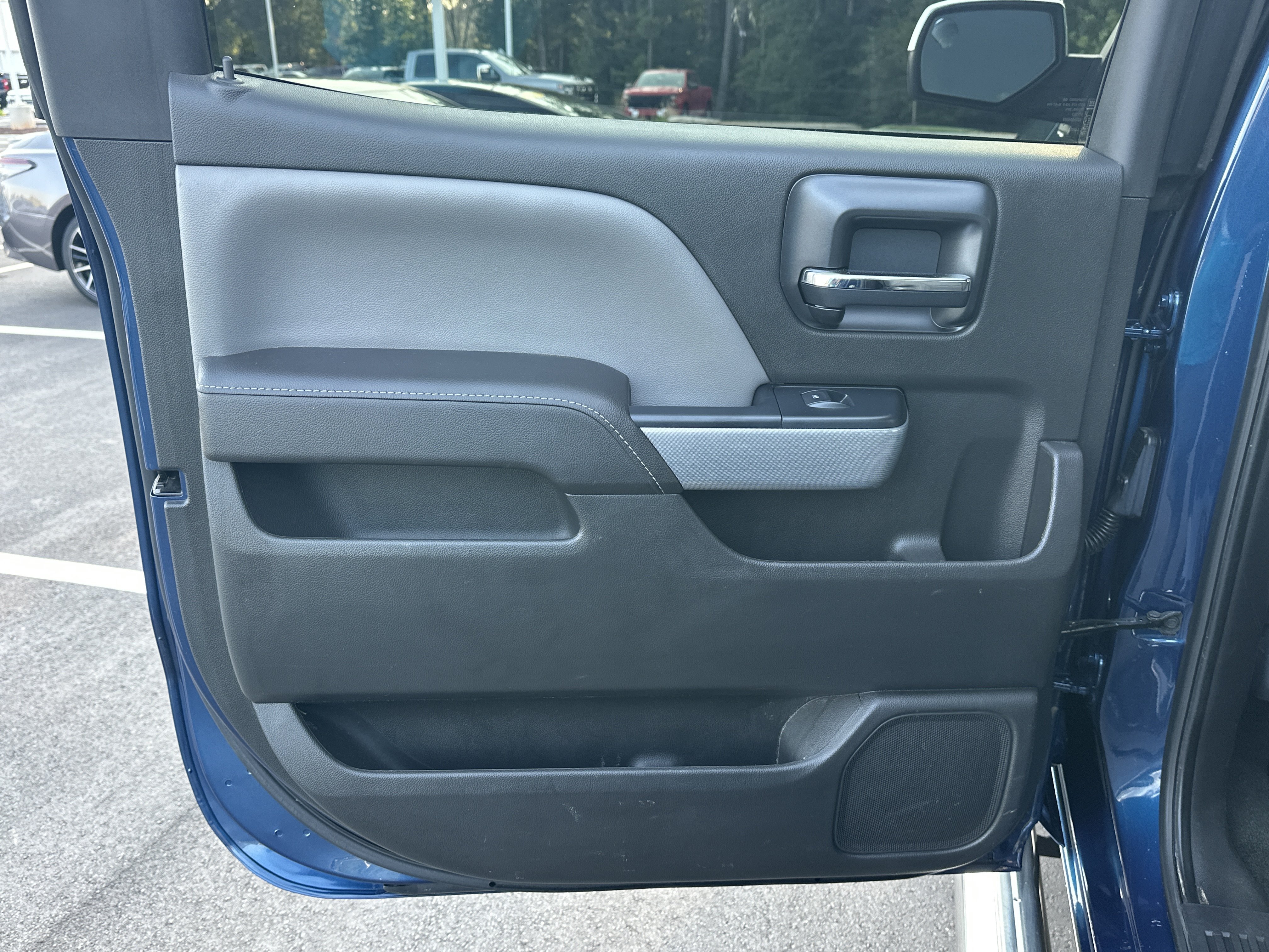 Used 2017 Chevrolet Silverado 1500 LT w/ All Star Edition AWD/4WD image 22