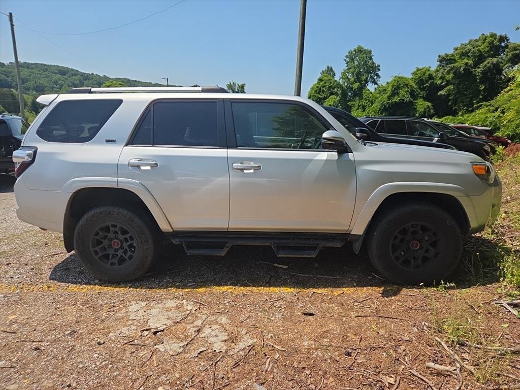Used 2022 Toyota 4Runner SR5 Premium w/ TRD Black Wheel Package (TMS) AWD/4WD image 4