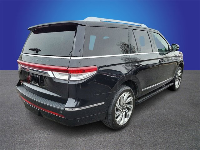 Used 2022 Lincoln Navigator Reserve image 4